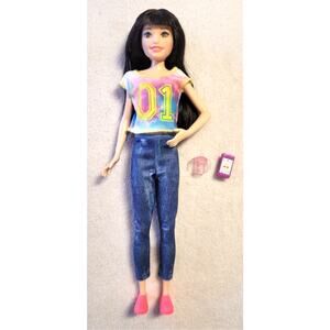 Barbie Asian Multiracial FHY93 Skipper Babysitters Doll Accessories Phone Bottle